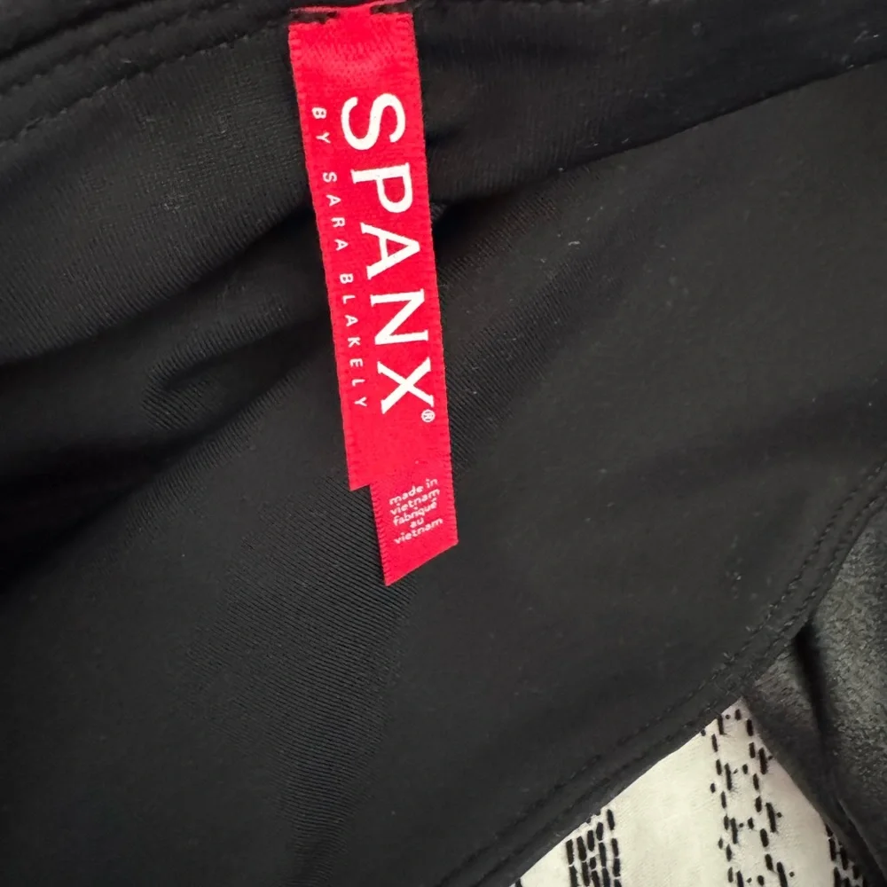 SPANX Classic Black faux leather Leggings - Picture 2 of 4